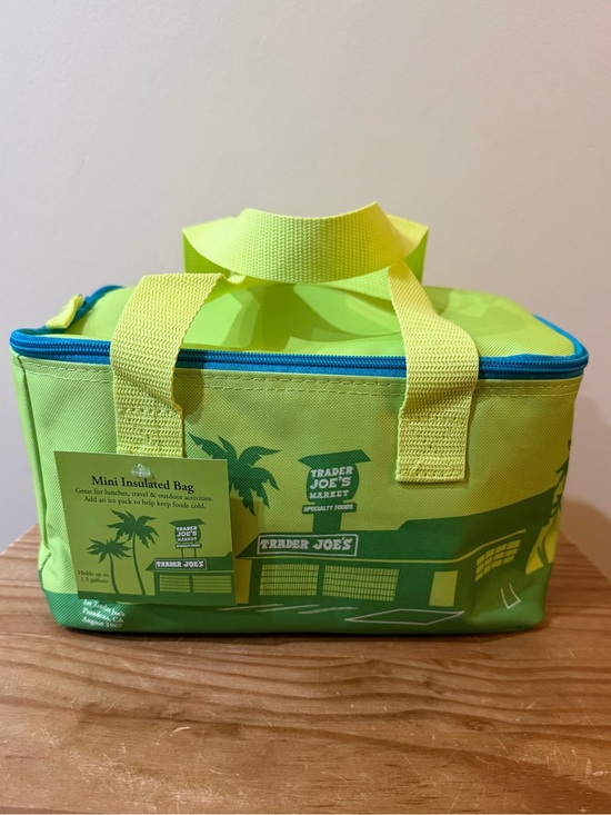 Trader Joe'S Handbags - NWT Trader Joe’s Mini Insulated Bag - Cooler Lunch Box Toiletry Bag